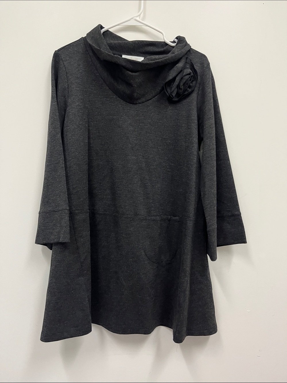 NWT NOEN Women's Charcoal Gray Long-Sleeve Tunic Dress with Neck Detail size 8